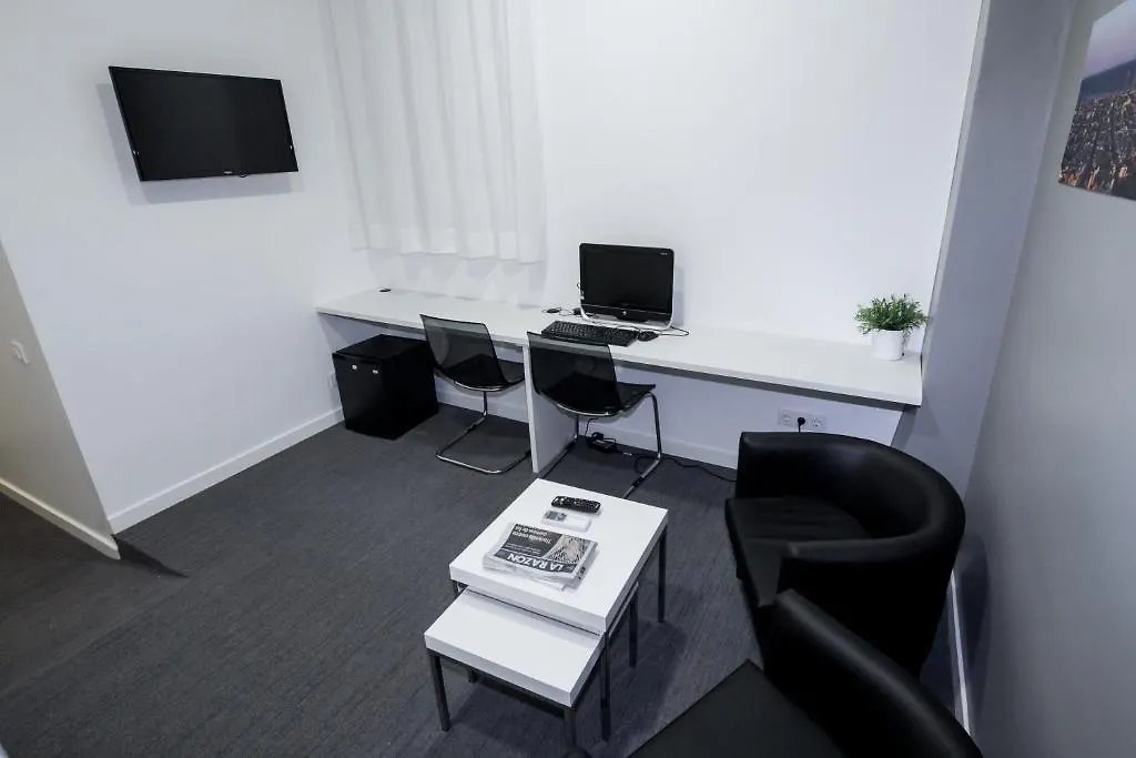 Hostalin Barcelona Gran Via 3*,  İspanya